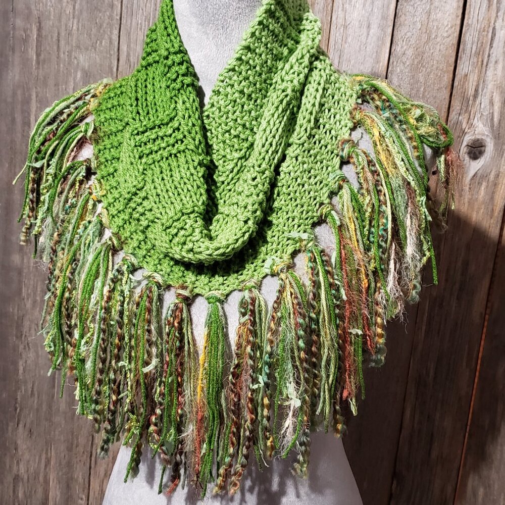 NEW Hand Knitted Green Ombre Infinity Boho Cowl‎ Scarf Fringe Knit Cottagecore - Picture 7 of 7